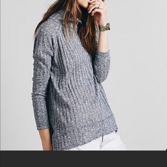 Free people oversized Clarissa mock neck sweater - Picture 3 of 8